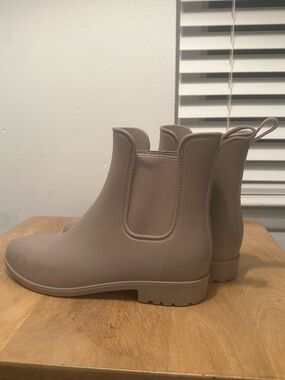 Source Unknown Beige Chelsea-Style Rain Boots